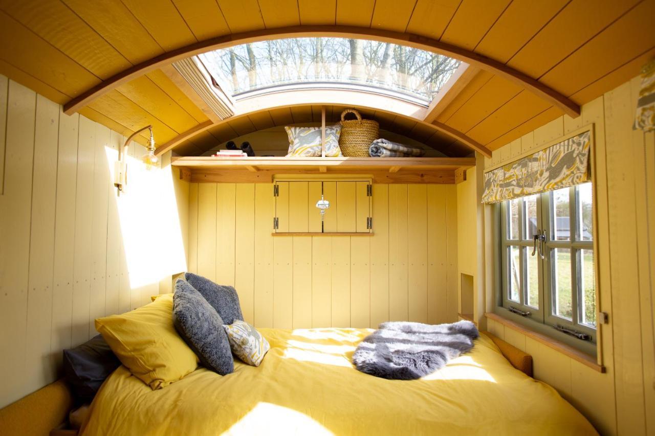 Вилла Little Plovers Shepherd Hut Чичестер Экстерьер фото