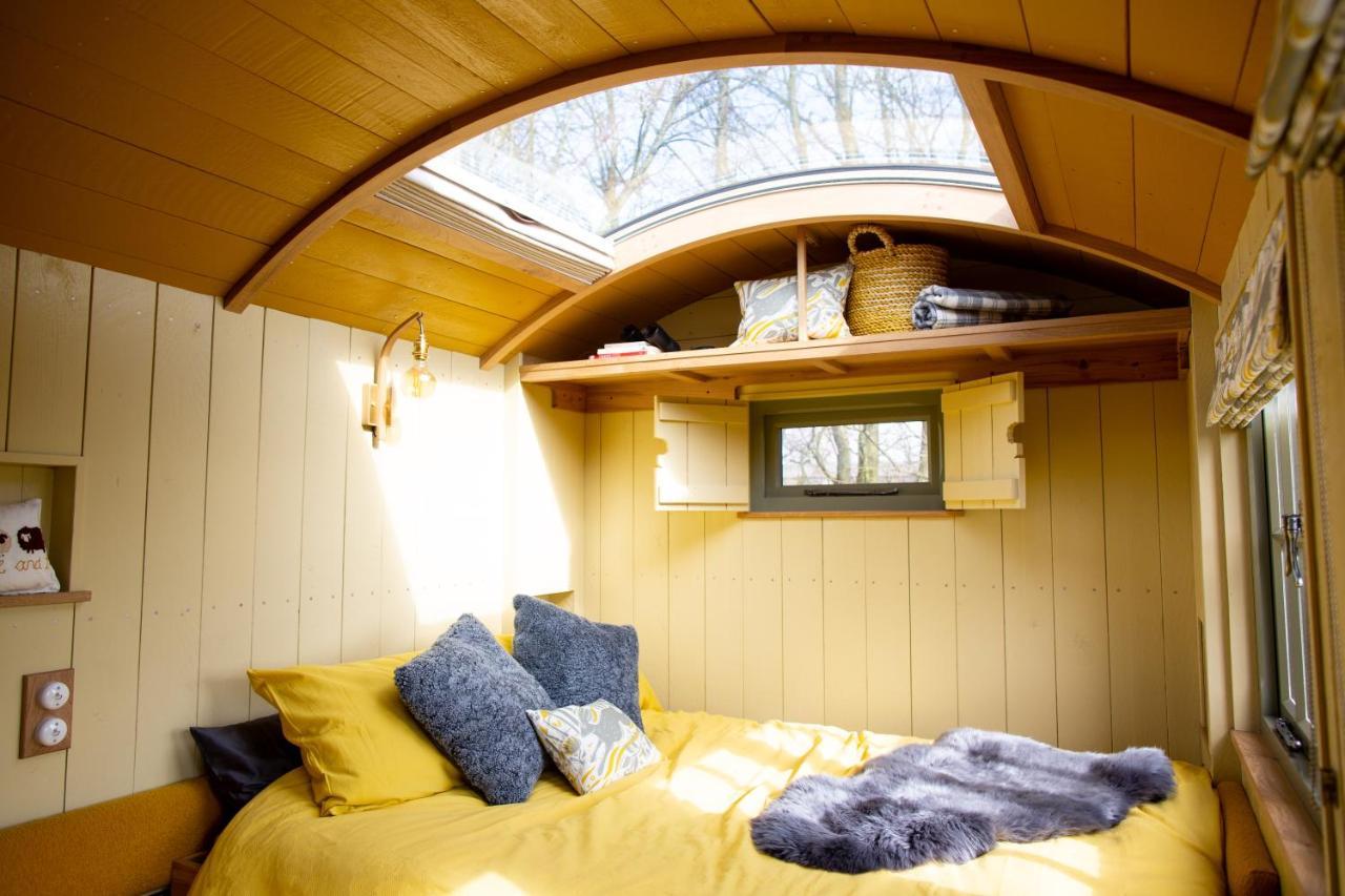 Вилла Little Plovers Shepherd Hut Чичестер Экстерьер фото