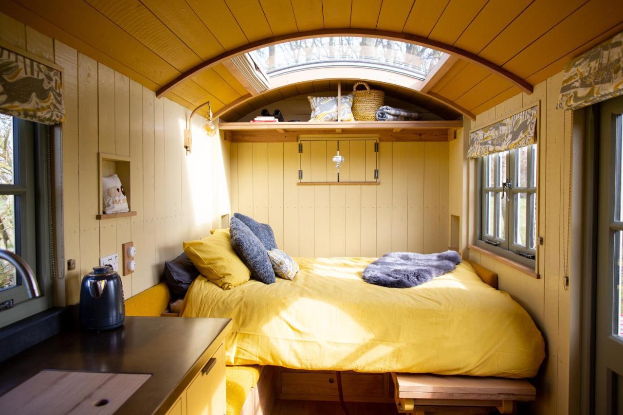 Вилла Little Plovers Shepherd Hut Чичестер Экстерьер фото